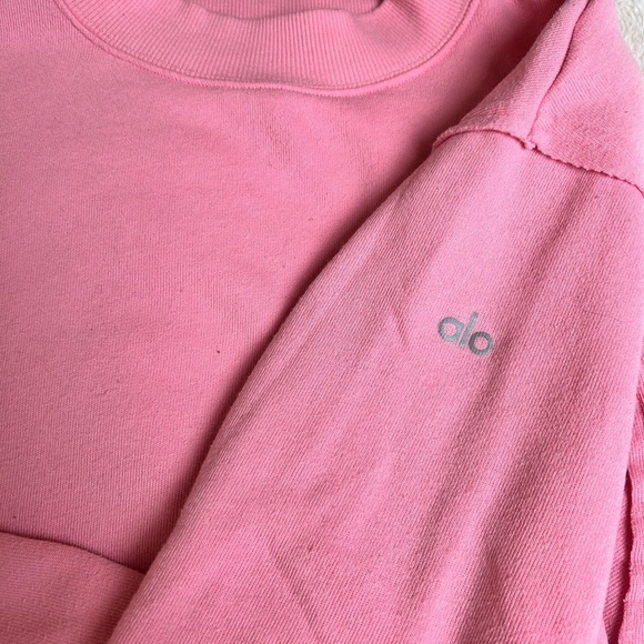 Alo pink sweatshirt, high neck, XSmall, raw seam detail, Cute, Comfy, Cozy, Yoga - Picture 8 of 9